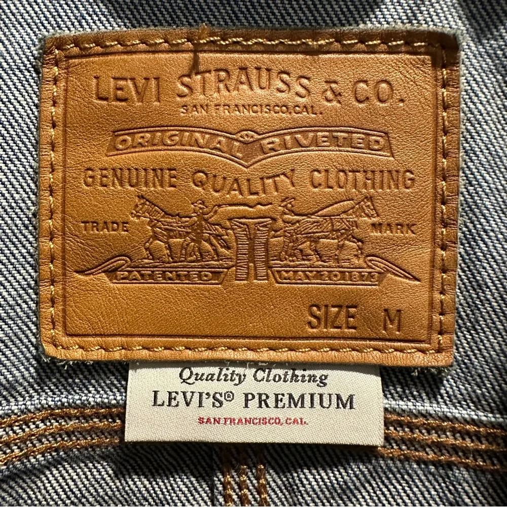 Levi’s Classic Trucker Jacket with Corduroy Collar – Men’s Medium – Like New! - Picture 5 of 6